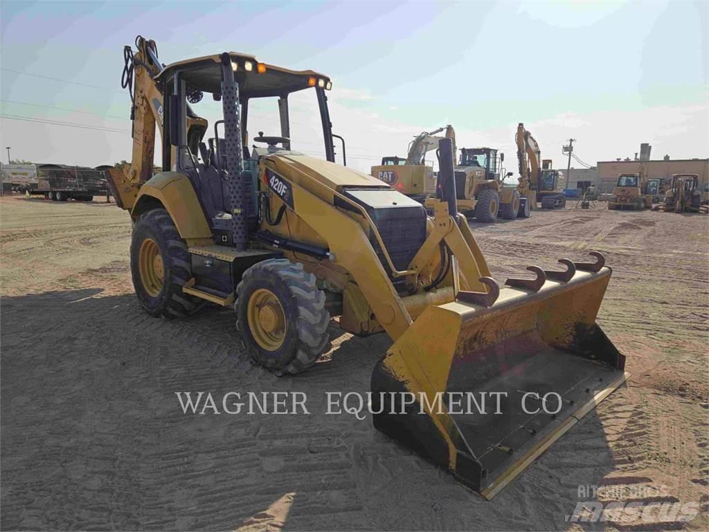 CAT 420F2ST Backhoe
