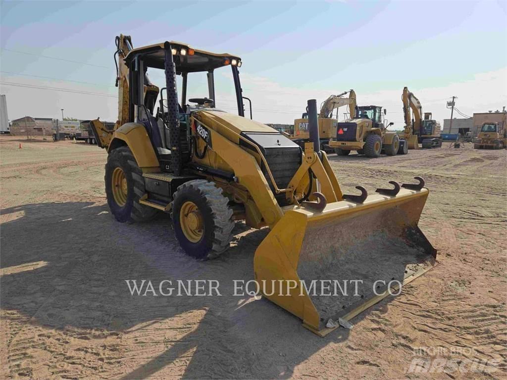 CAT 420F2ST Backhoe