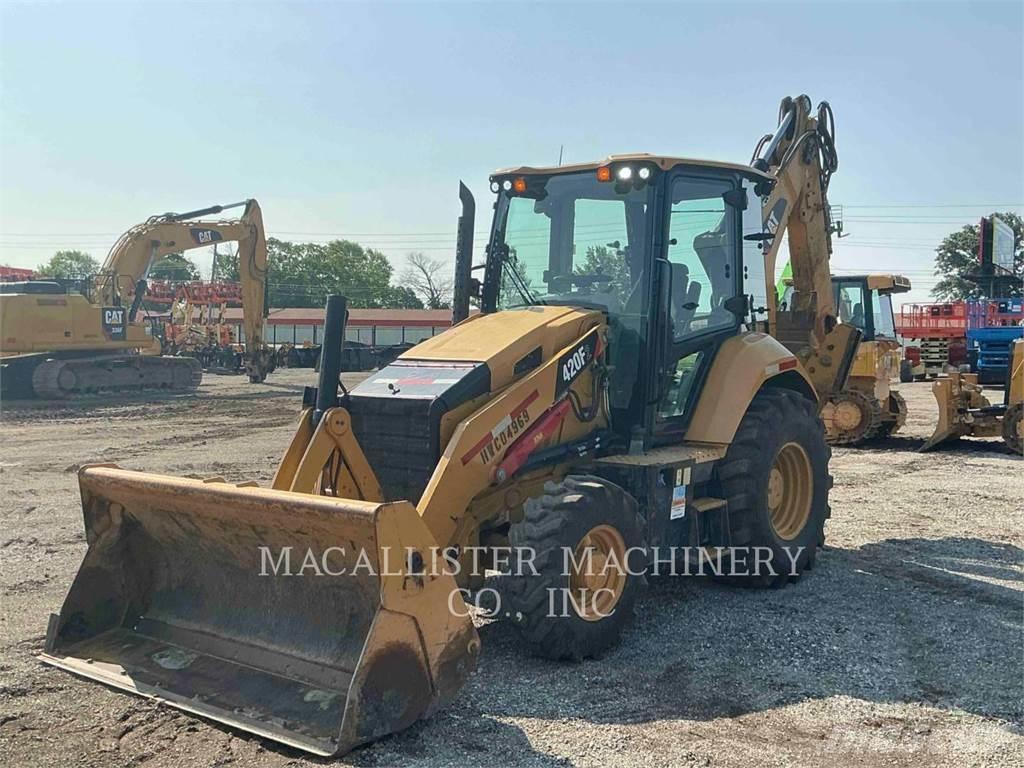 CAT 420F2ST Backhoe