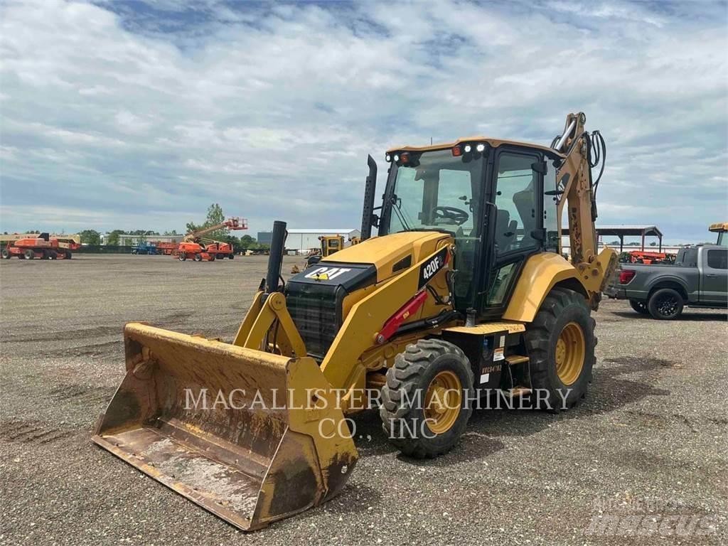CAT 420F2ST Backhoe