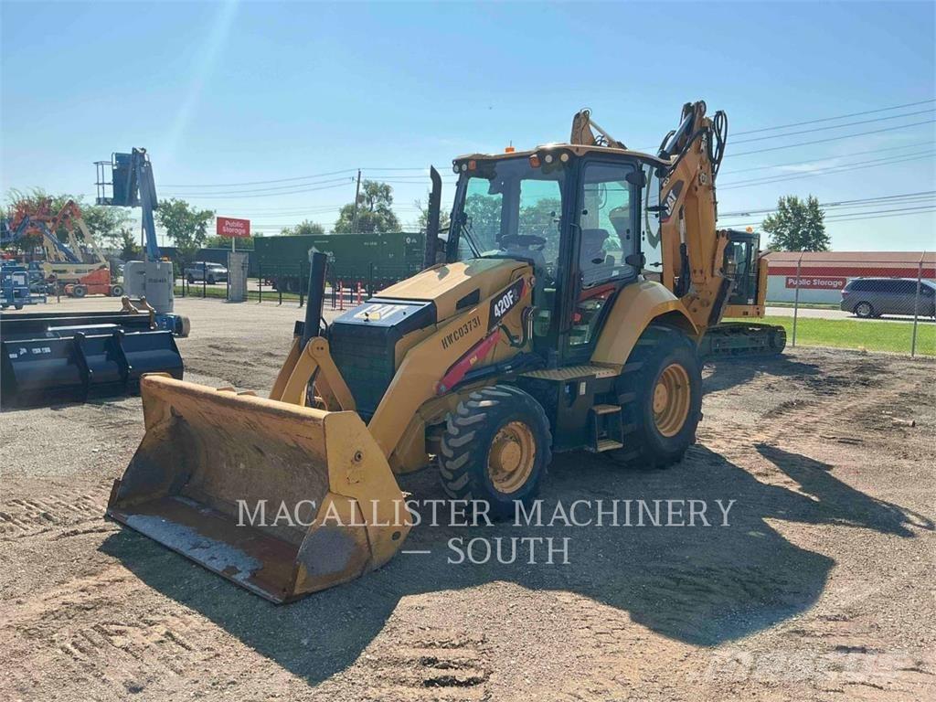 CAT 420F2ST Backhoe