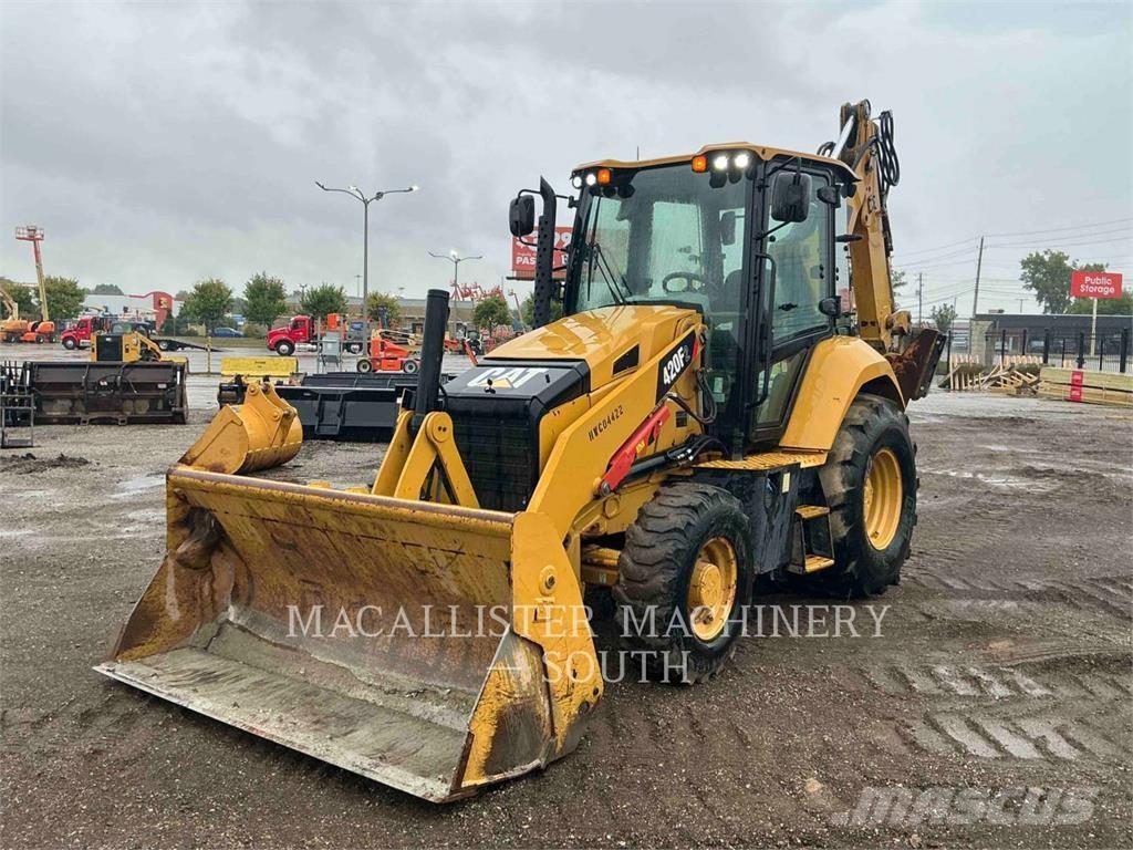 CAT 420F2ST Backhoe