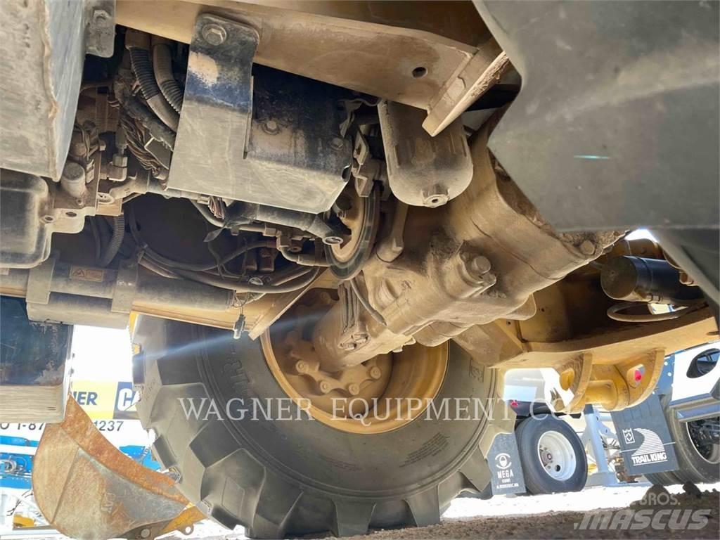 CAT 430F2 4WD Backhoe