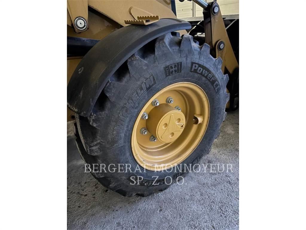 CAT 432 Backhoe
