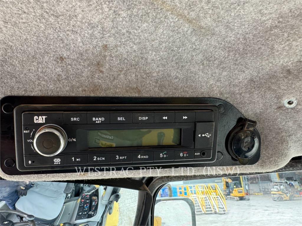 CAT 432-07LRC Backhoe