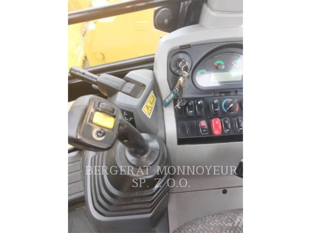 CAT 432F2 Backhoe