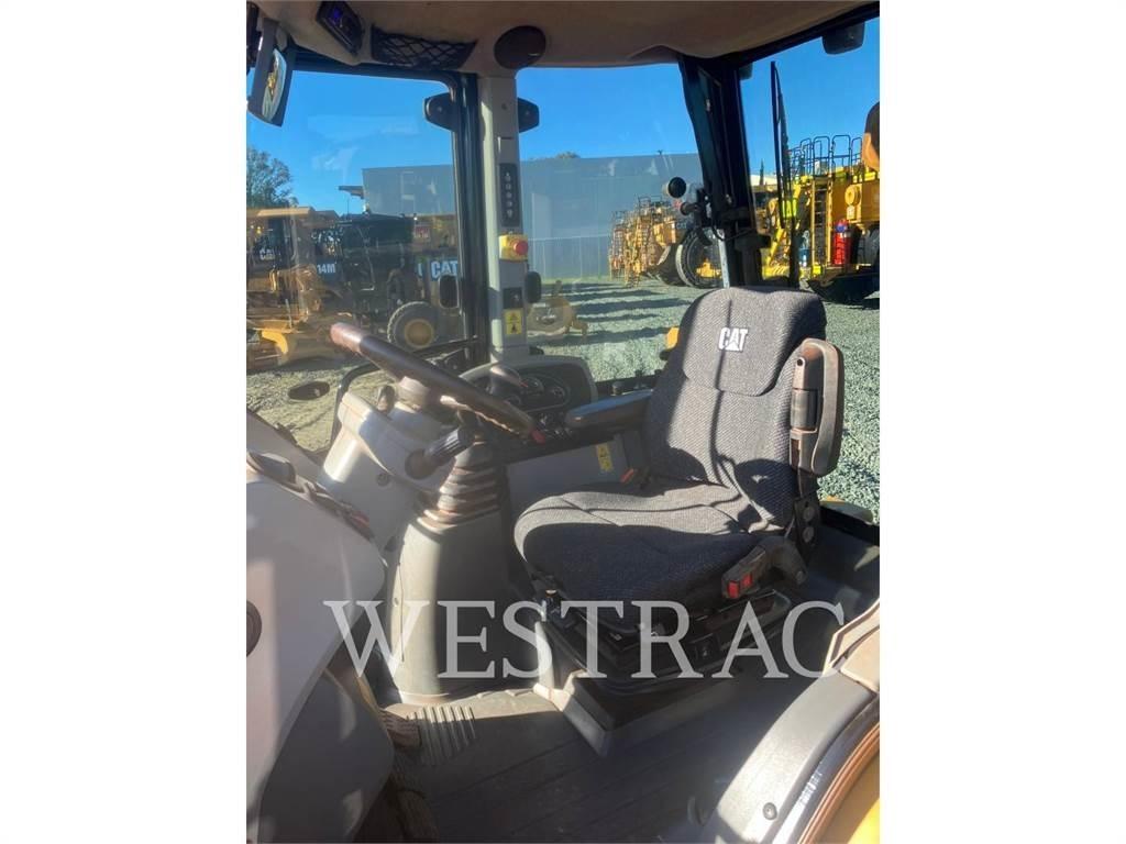 CAT 432F2LRC Backhoe