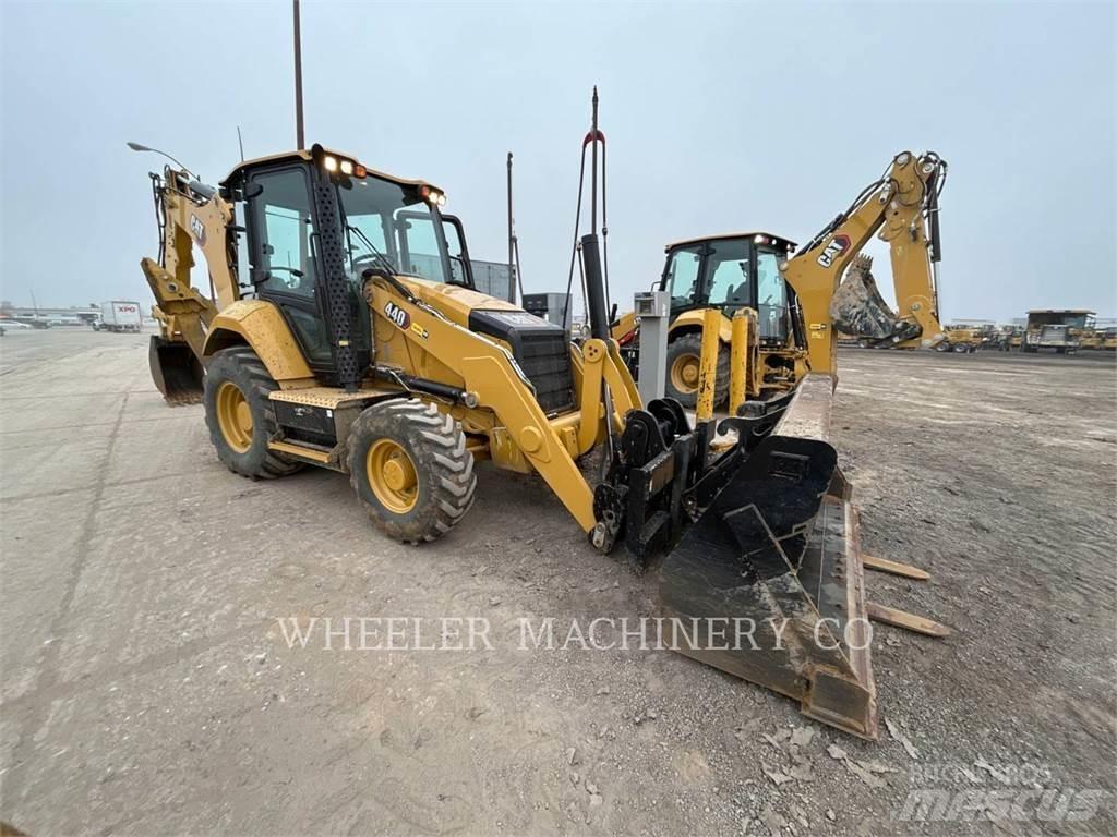CAT 440 IT Backhoe