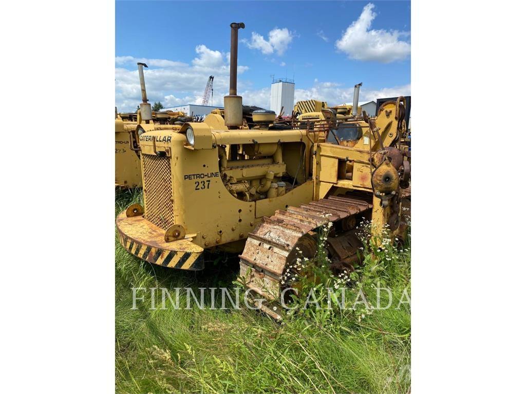 CAT 561B Pipelayer dozers