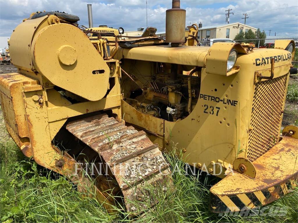 CAT 561B Pipelayer dozers