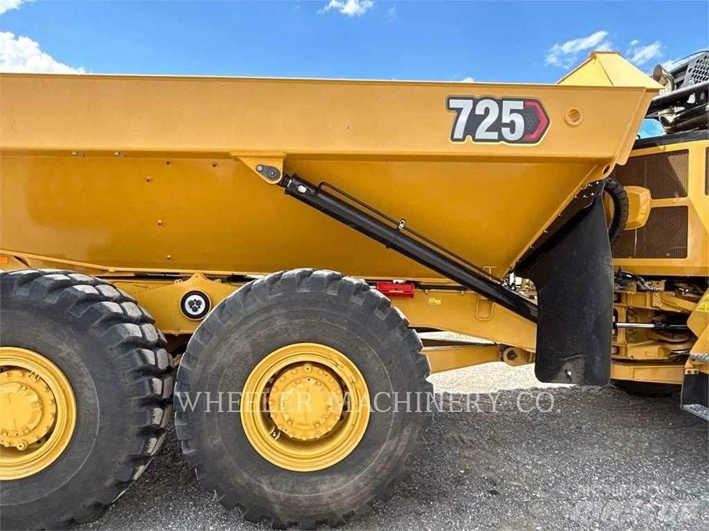 CAT 725 Articulated Haulers