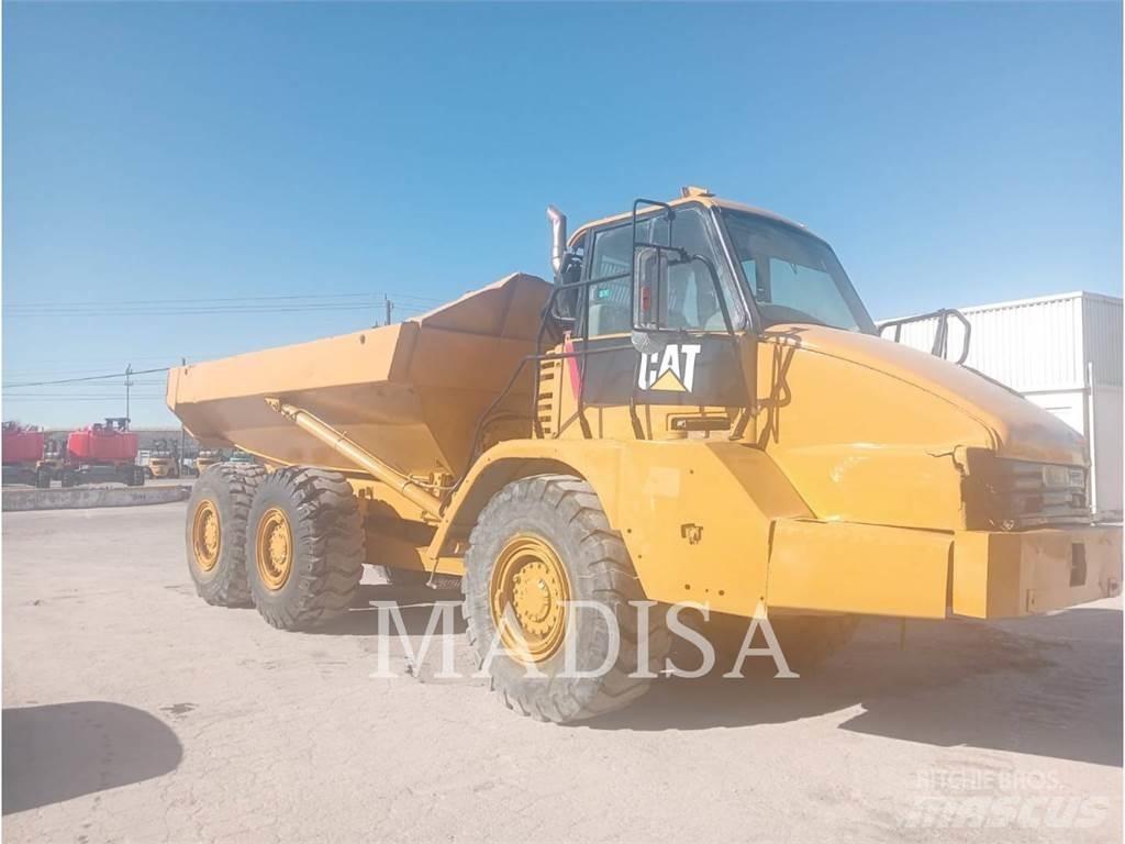 CAT 725 Articulated Haulers