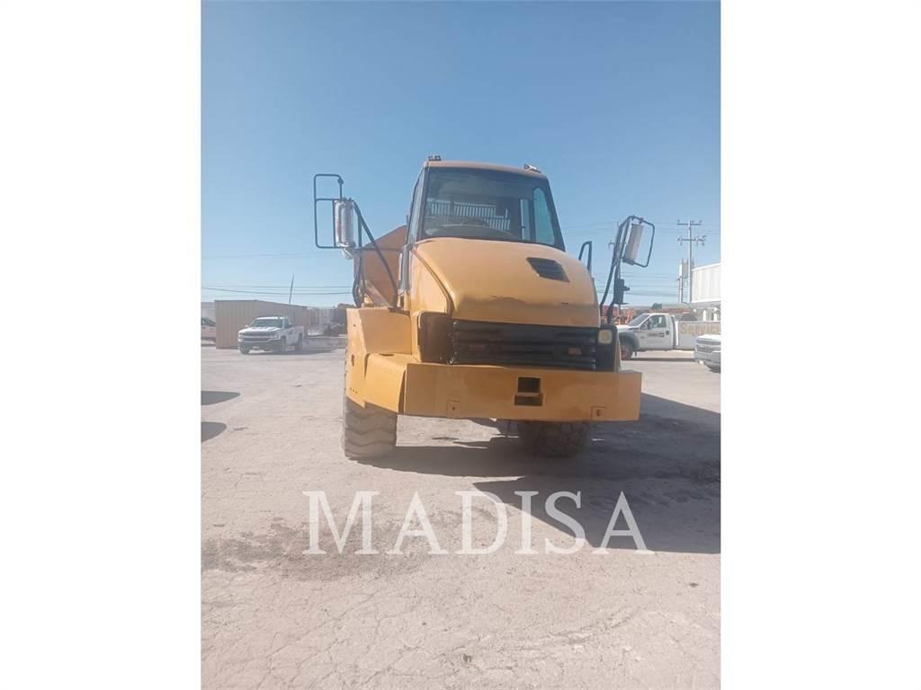 CAT 725 Articulated Haulers