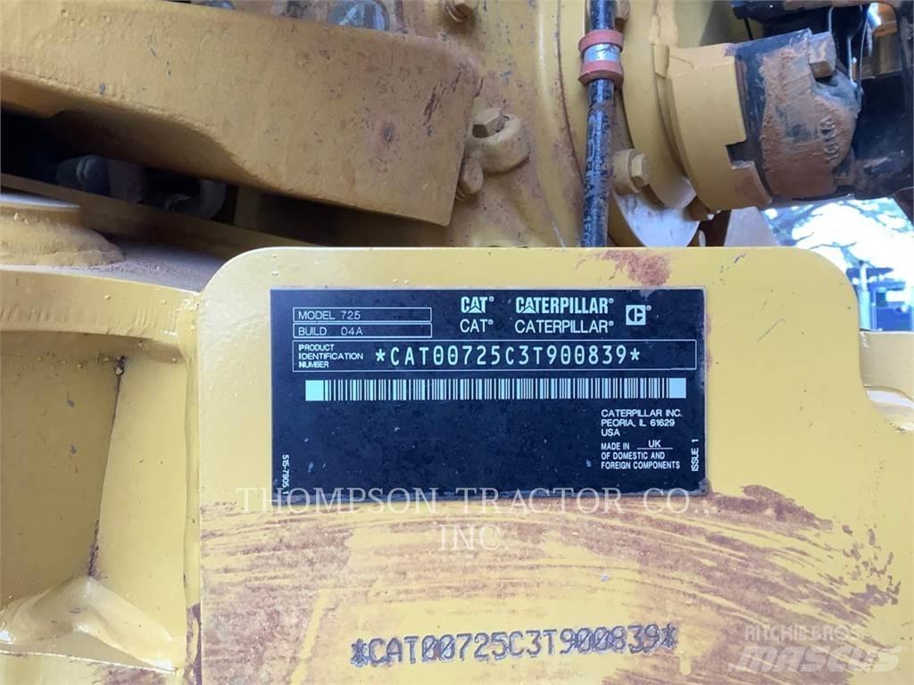 CAT 725 Articulated Haulers