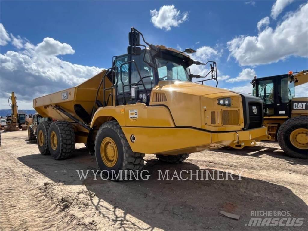 CAT 725 Articulated Haulers