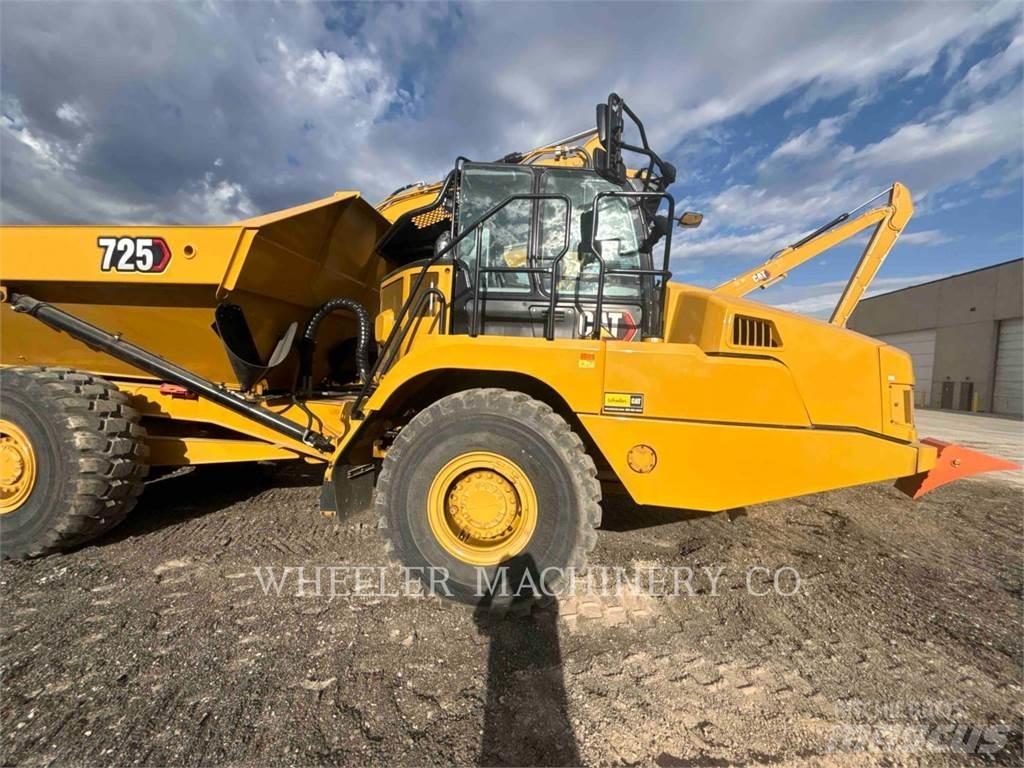 CAT 725 Articulated Haulers