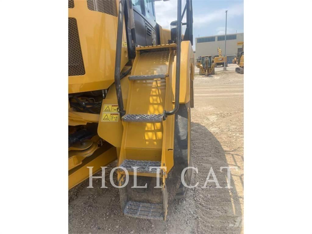 CAT 725 Articulated Haulers