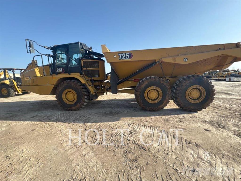 CAT 725 Articulated Haulers