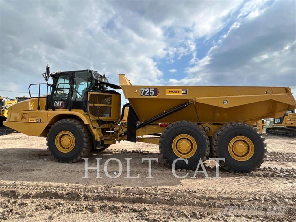 CAT 725 Articulated Haulers