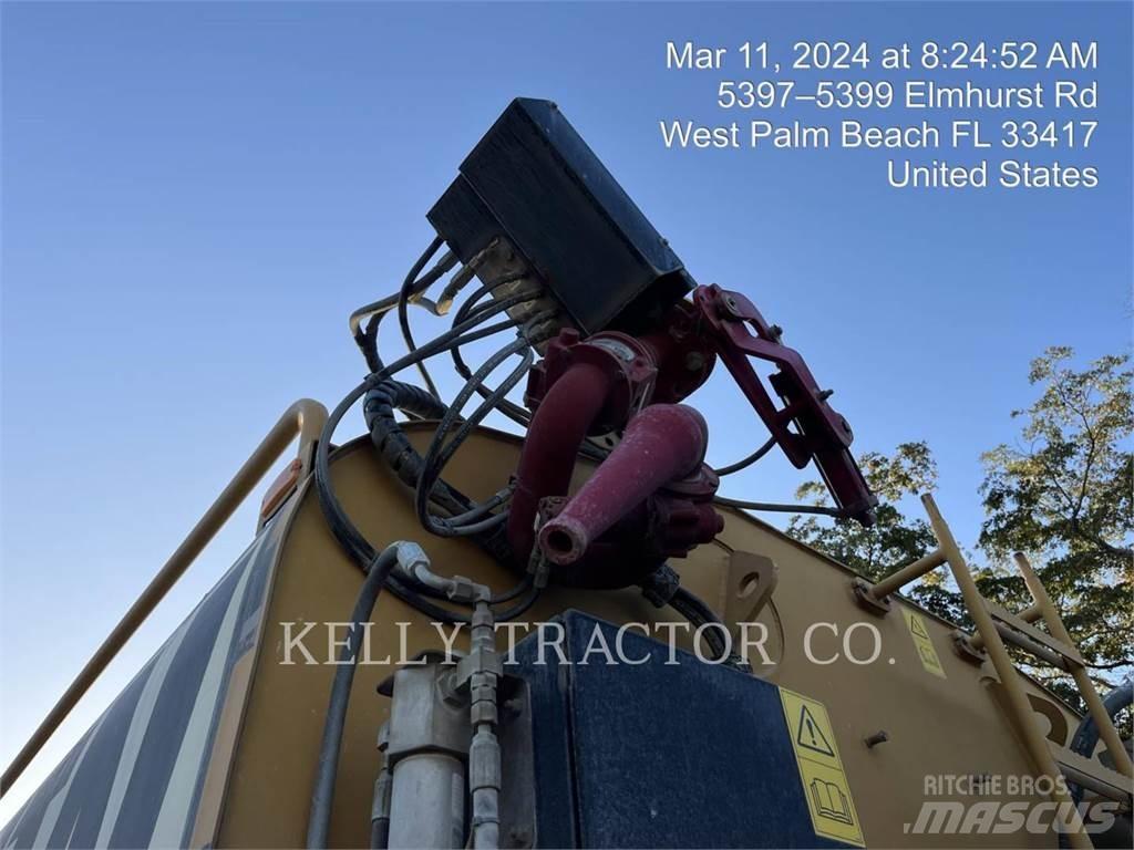 CAT 725 Articulated Haulers