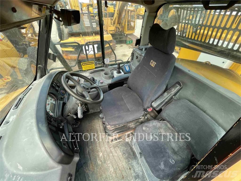 CAT 725 WT Articulated Haulers