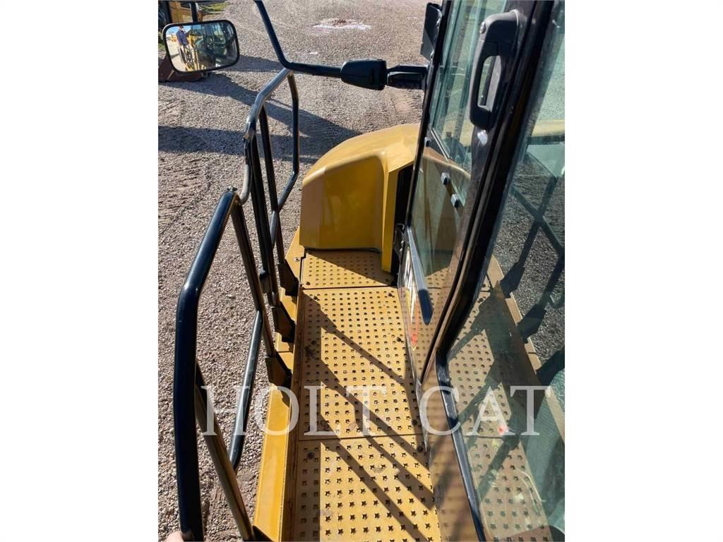 CAT 72504 Articulated Haulers