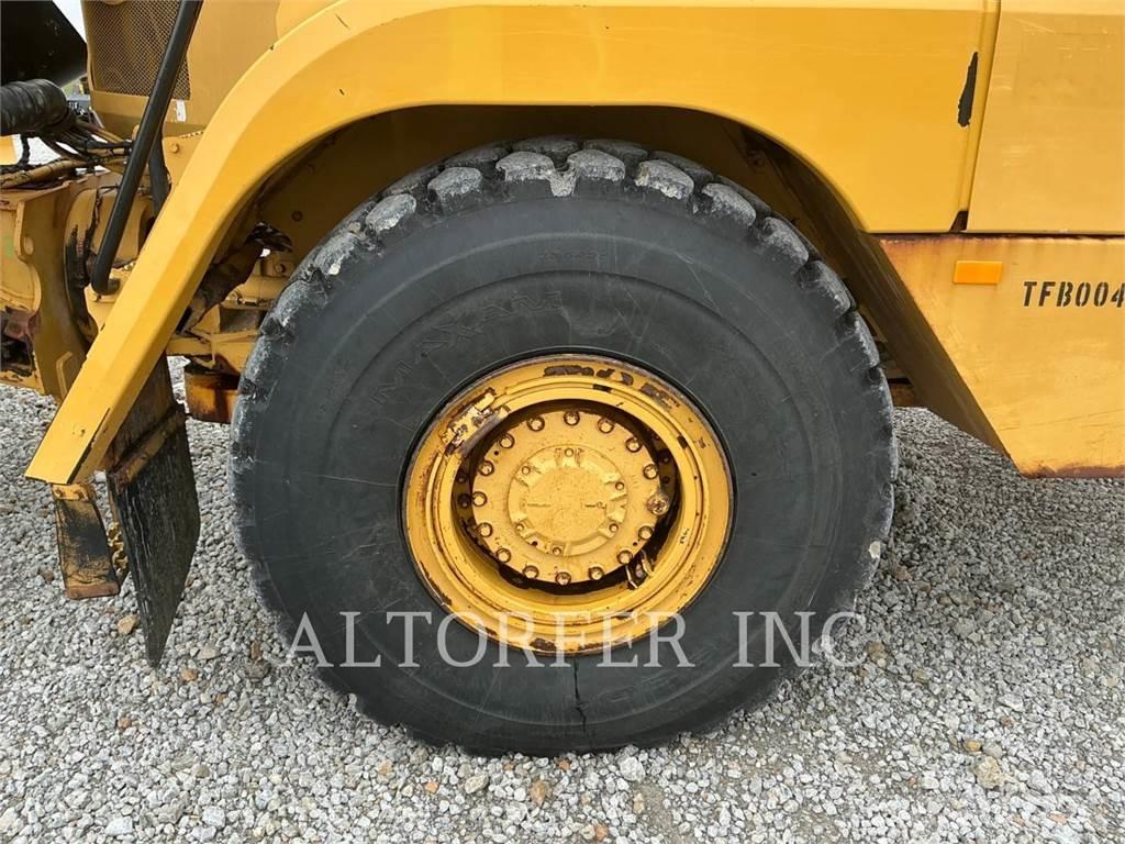 CAT 725C Articulated Haulers