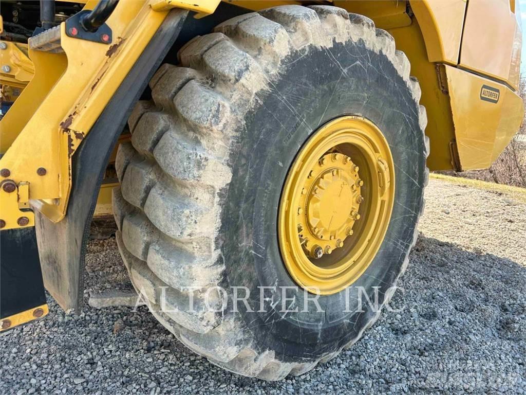 CAT 725C2 Articulated Haulers