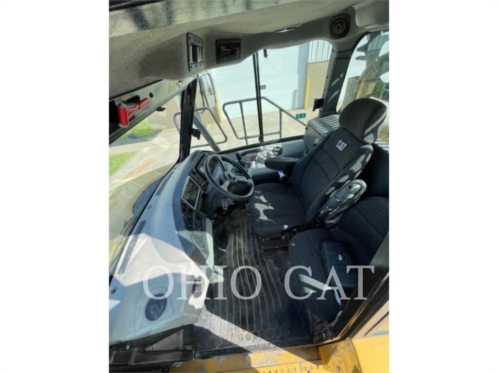 CAT 725C2 Articulated Haulers