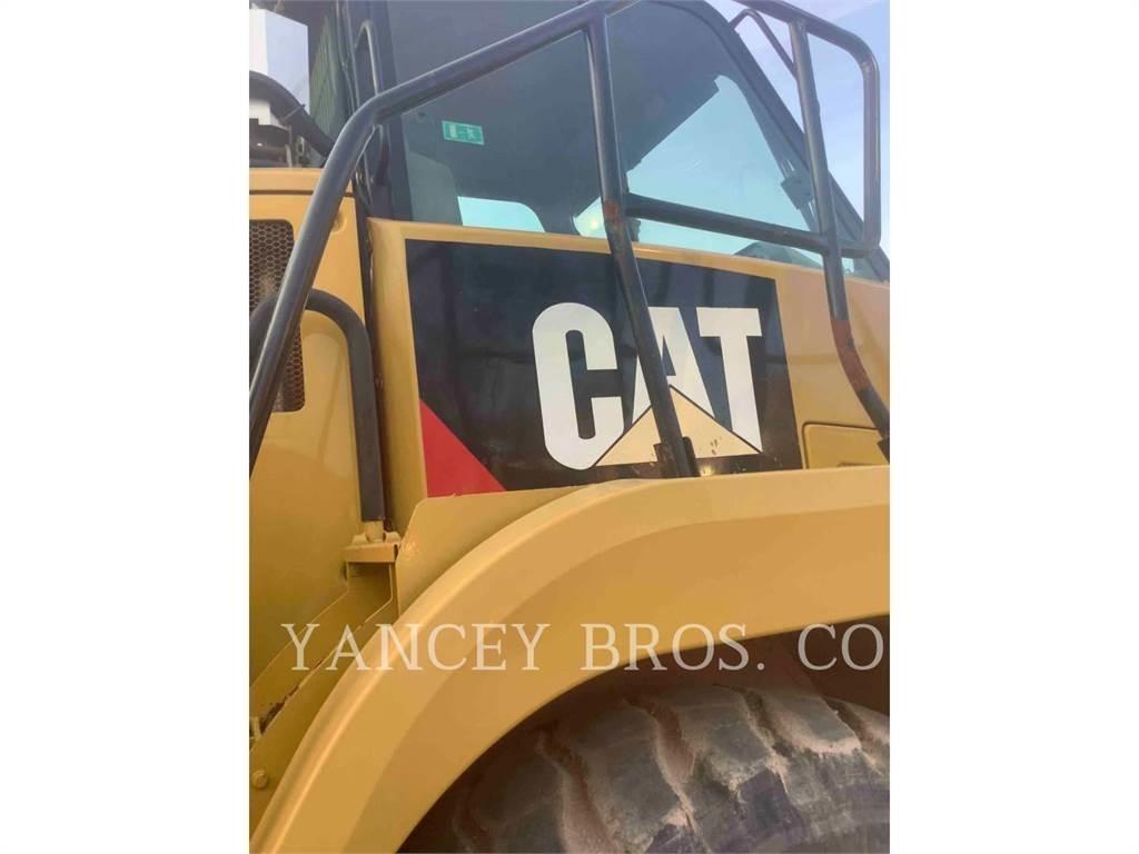 CAT 725C2 Articulated Haulers