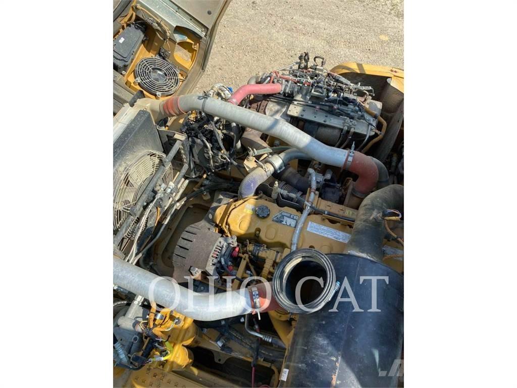 CAT 725C2 Articulated Haulers