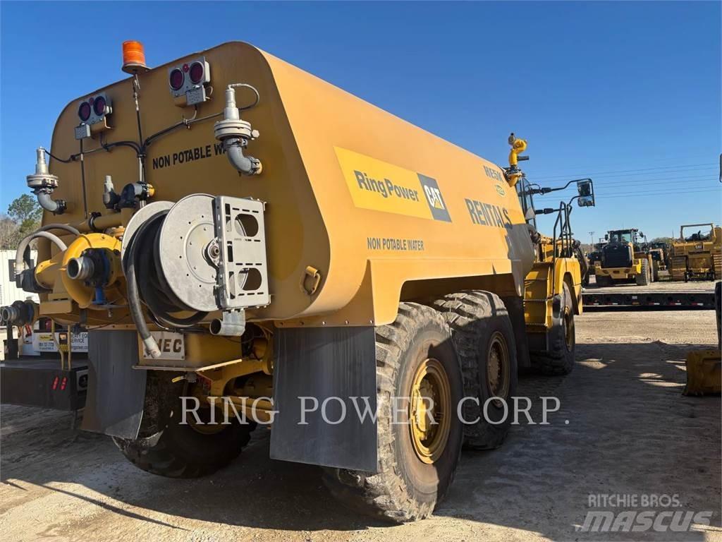 CAT 725WW Tanker trucks
