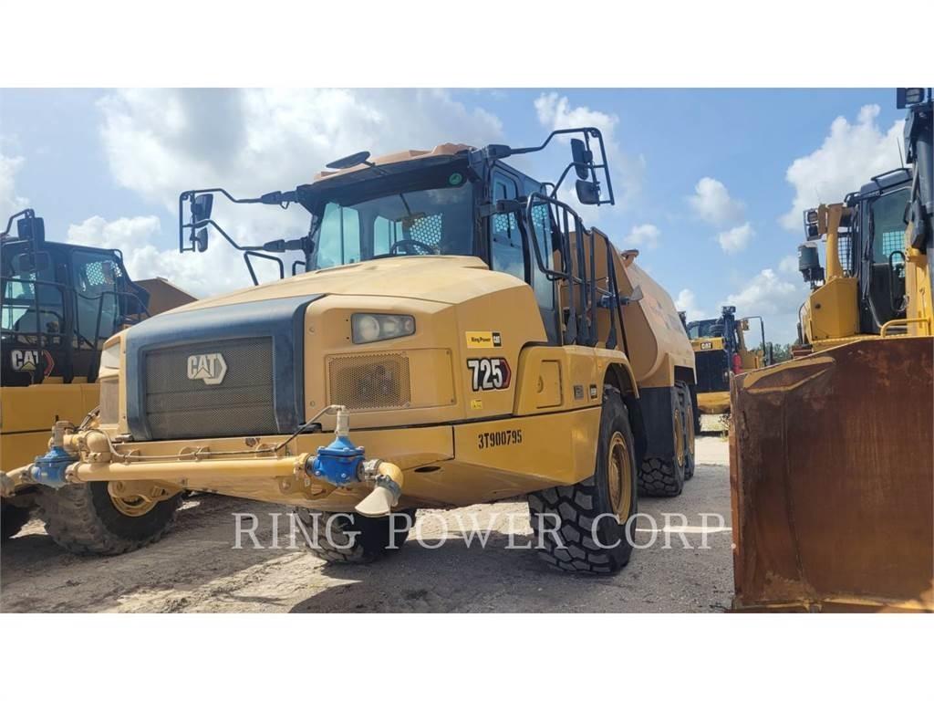 CAT 725WW Tanker trucks