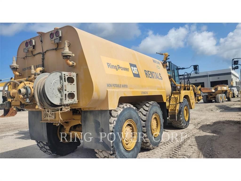 CAT 725WW Tanker trucks