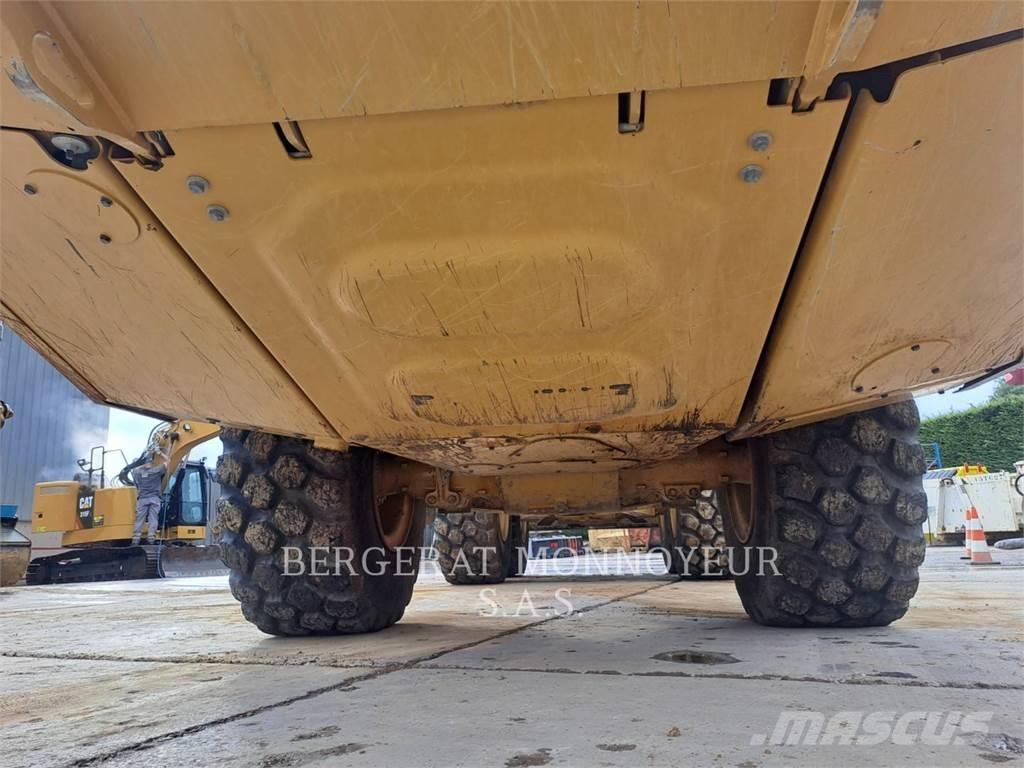 CAT 730 Articulated Haulers