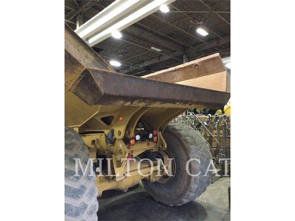 CAT 74504 Articulated Haulers