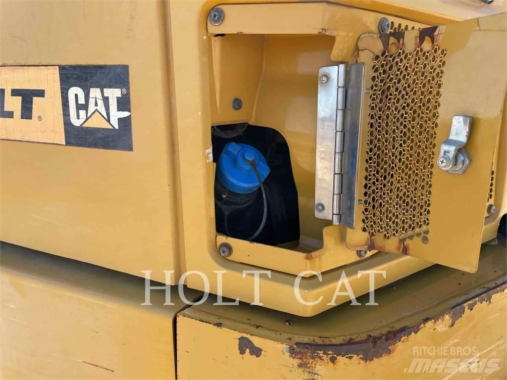 CAT 74504 Articulated Haulers