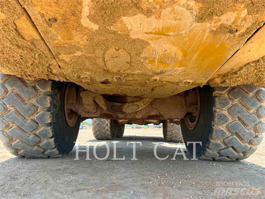 CAT 74504 Articulated Haulers