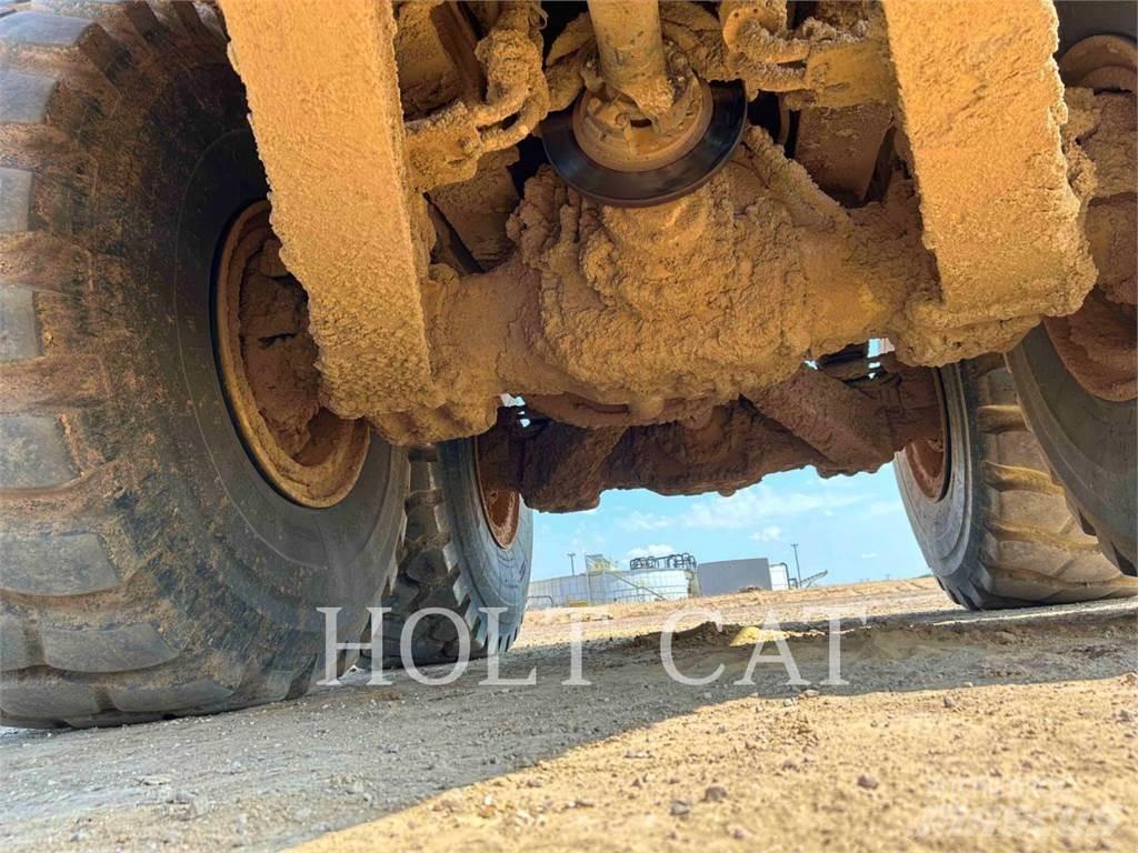 CAT 74504 Articulated Haulers