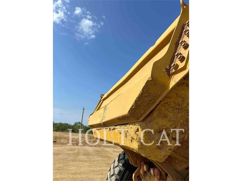 CAT 74504 Articulated Haulers