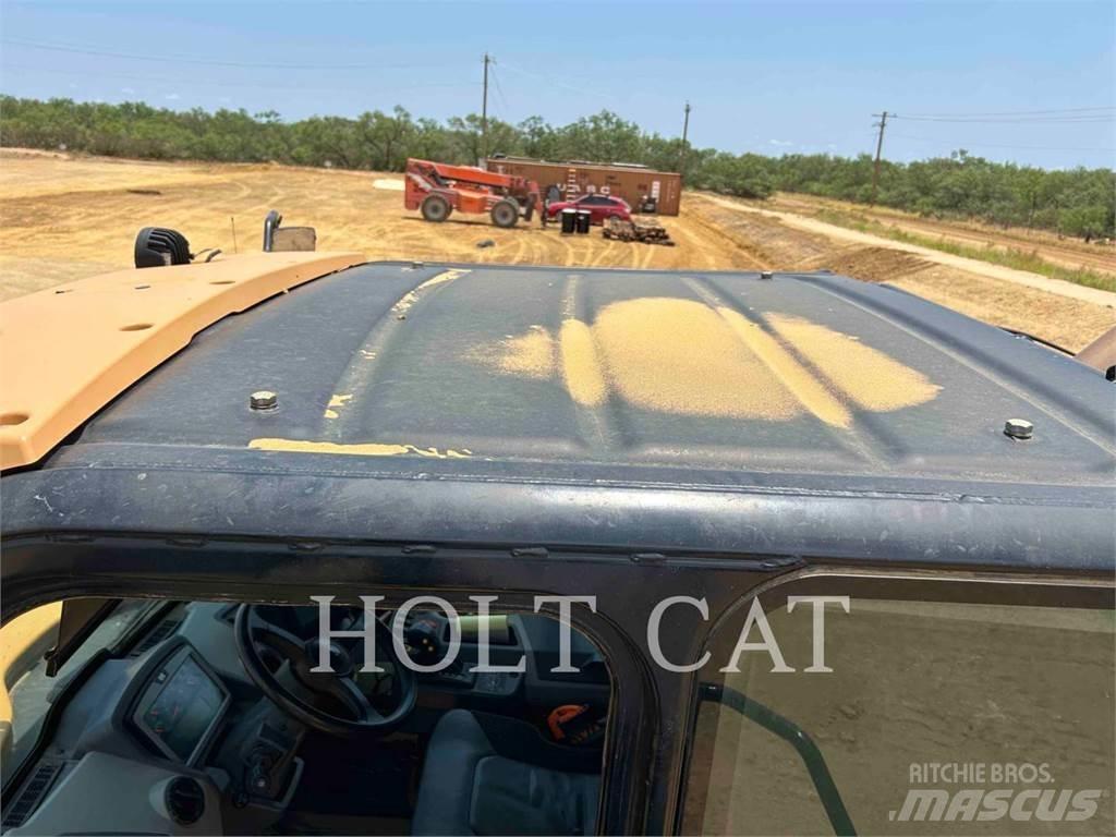 CAT 74504 Articulated Haulers