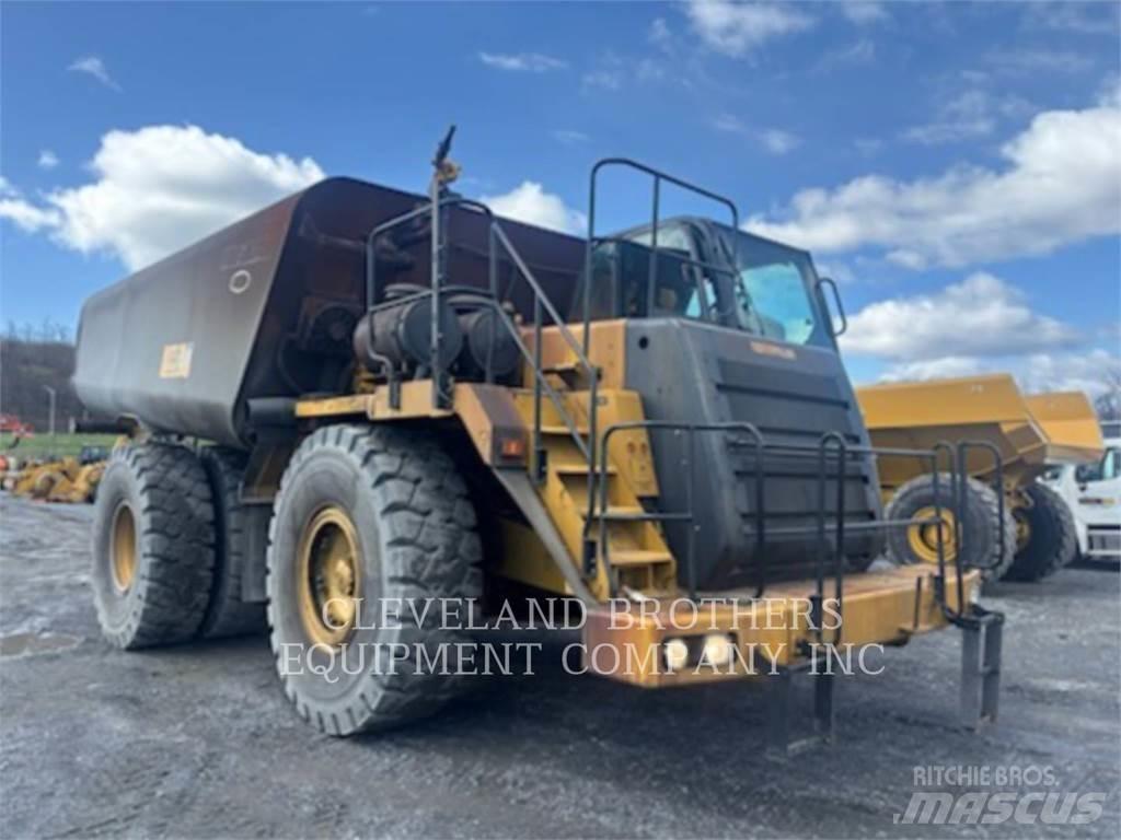 CAT 775F Water bowser