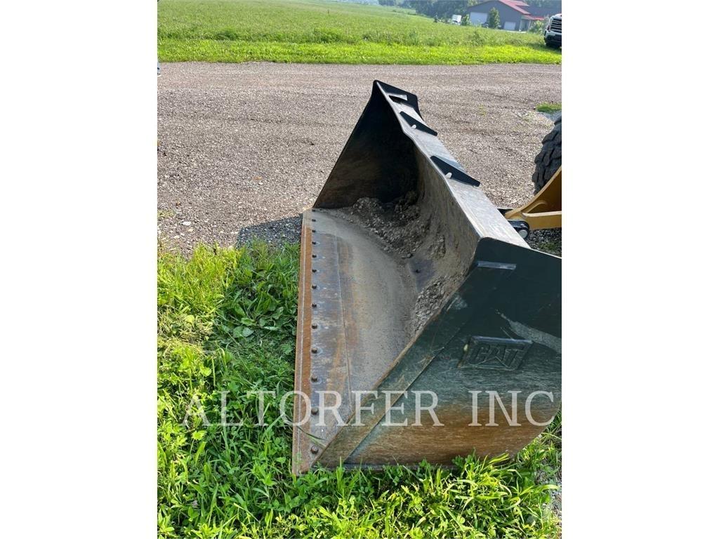 CAT 908M Mini loaders