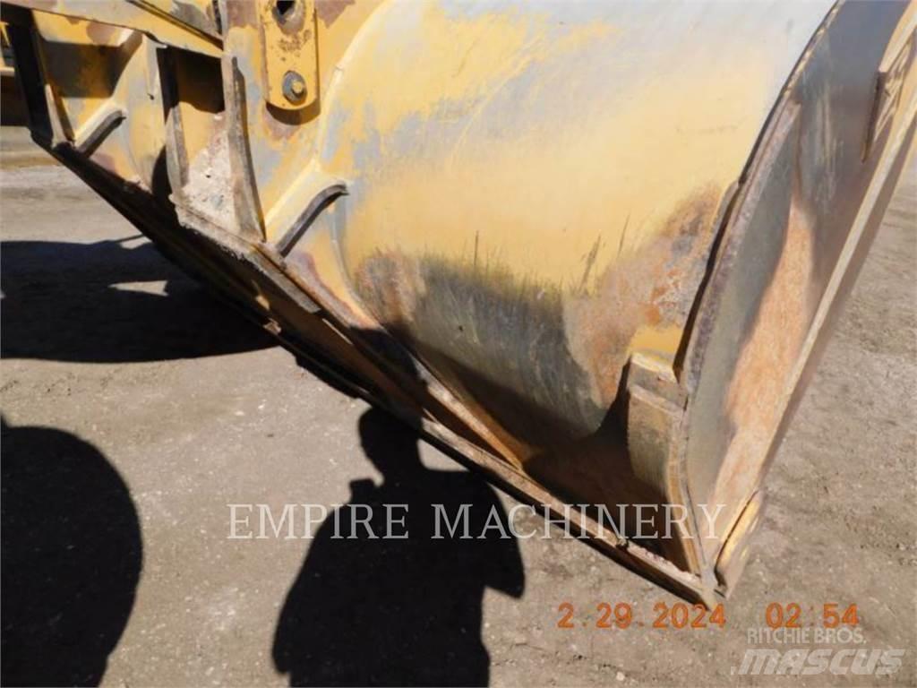 CAT 926M Wheel loaders