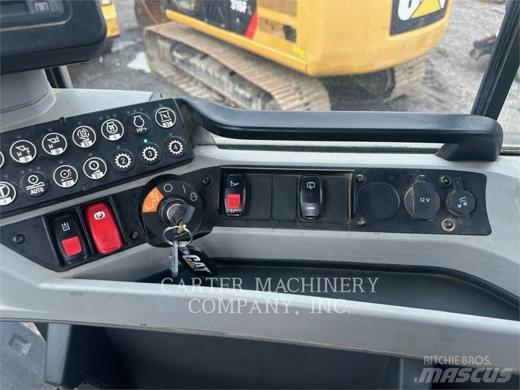 CAT 926M Wheel loaders