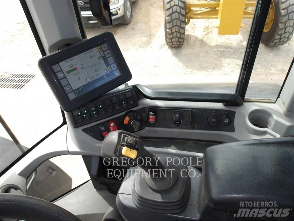 CAT 926M Wheel loaders