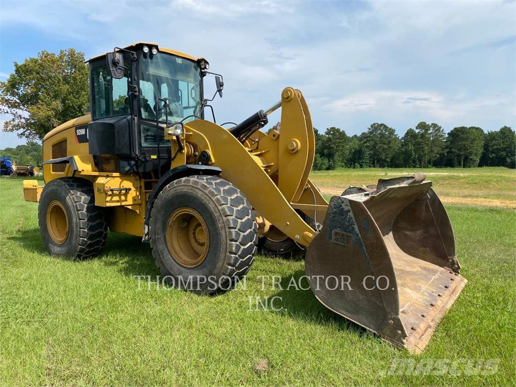 CAT 926M Wheel loaders
