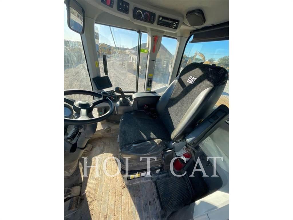 CAT 938M Wheel loaders