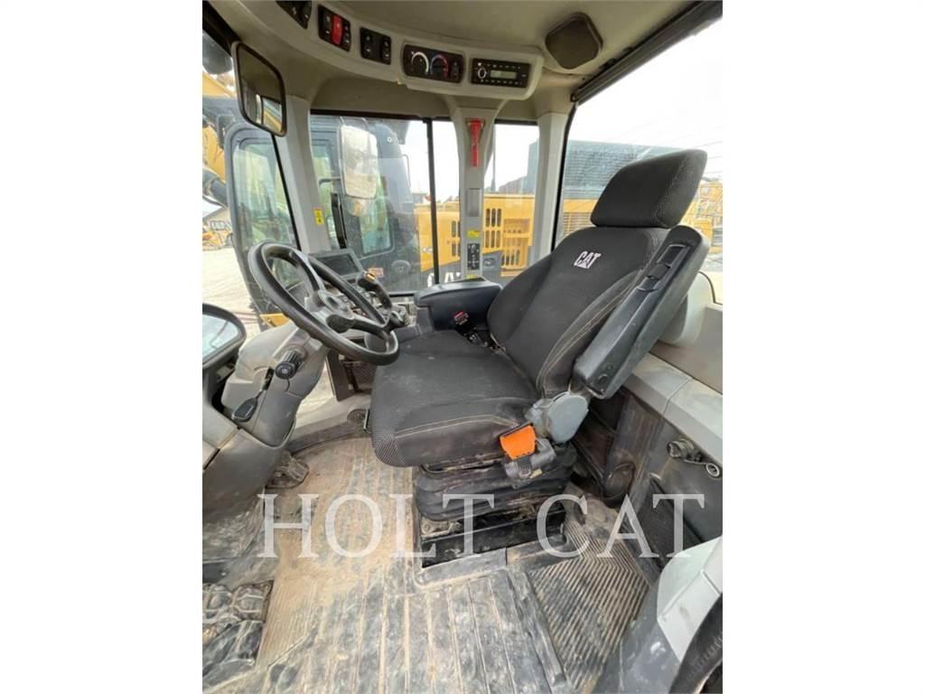 CAT 938M Wheel loaders