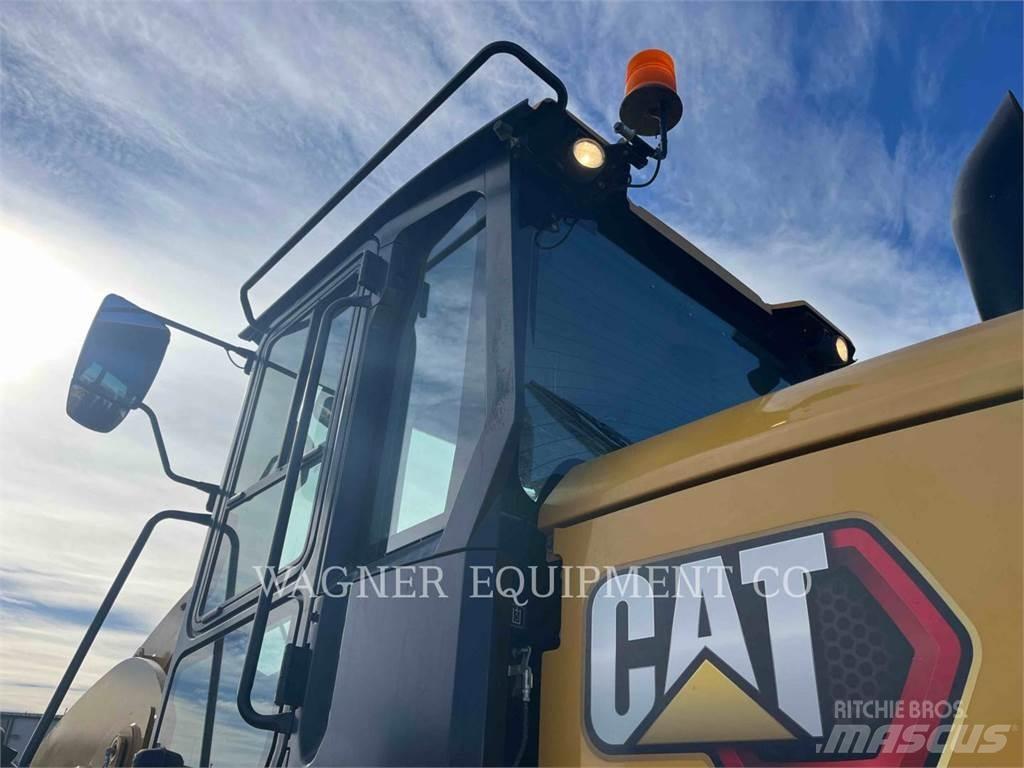 CAT 938M Wheel loaders